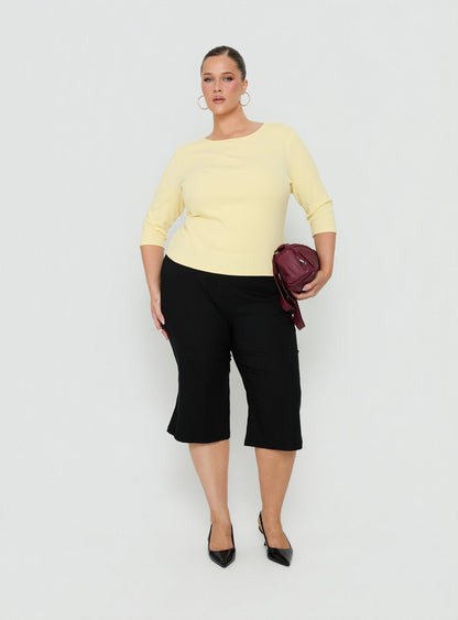 Samaira Capri Pant Black Curve
