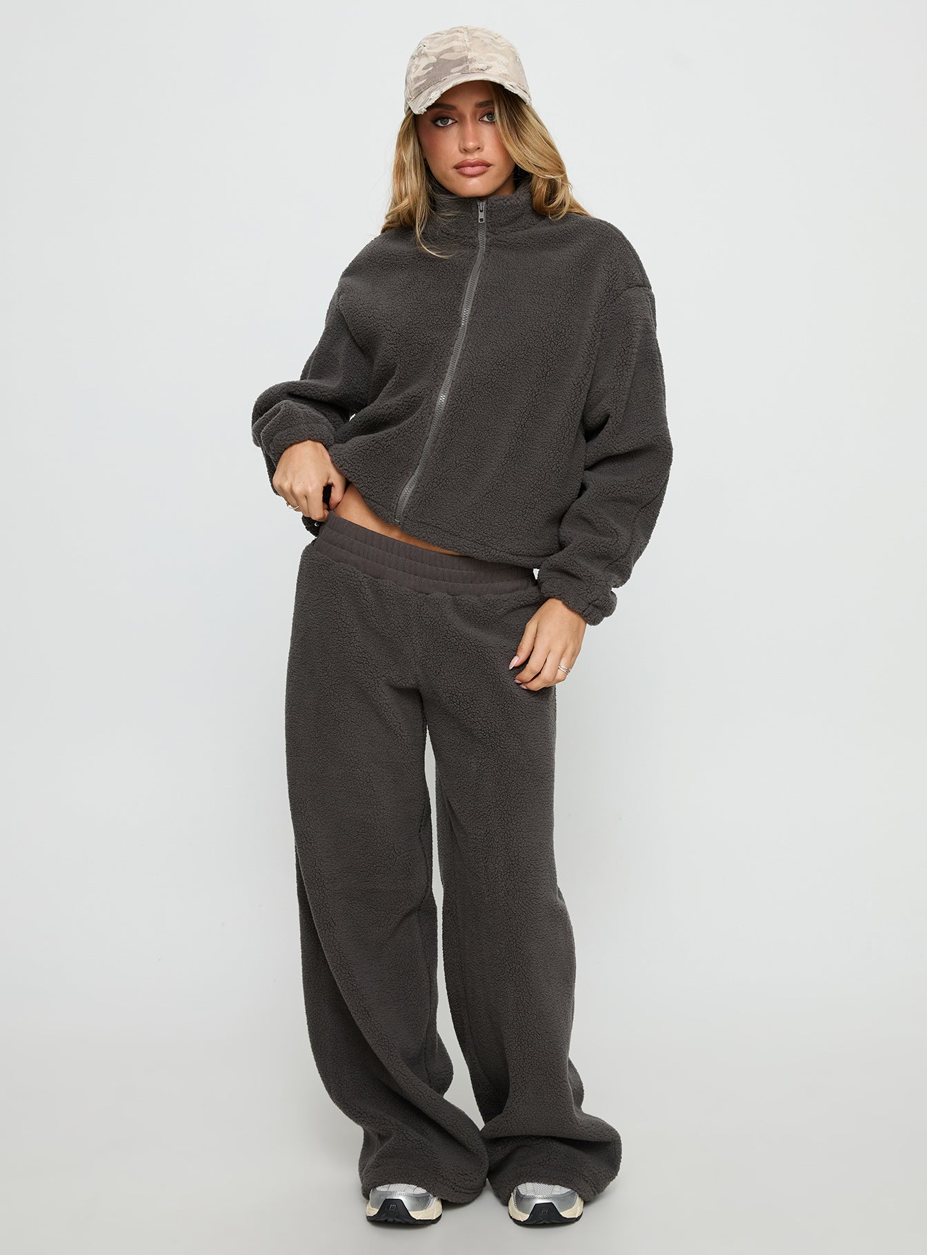 Siberia Fleece Track Pant Charcoal